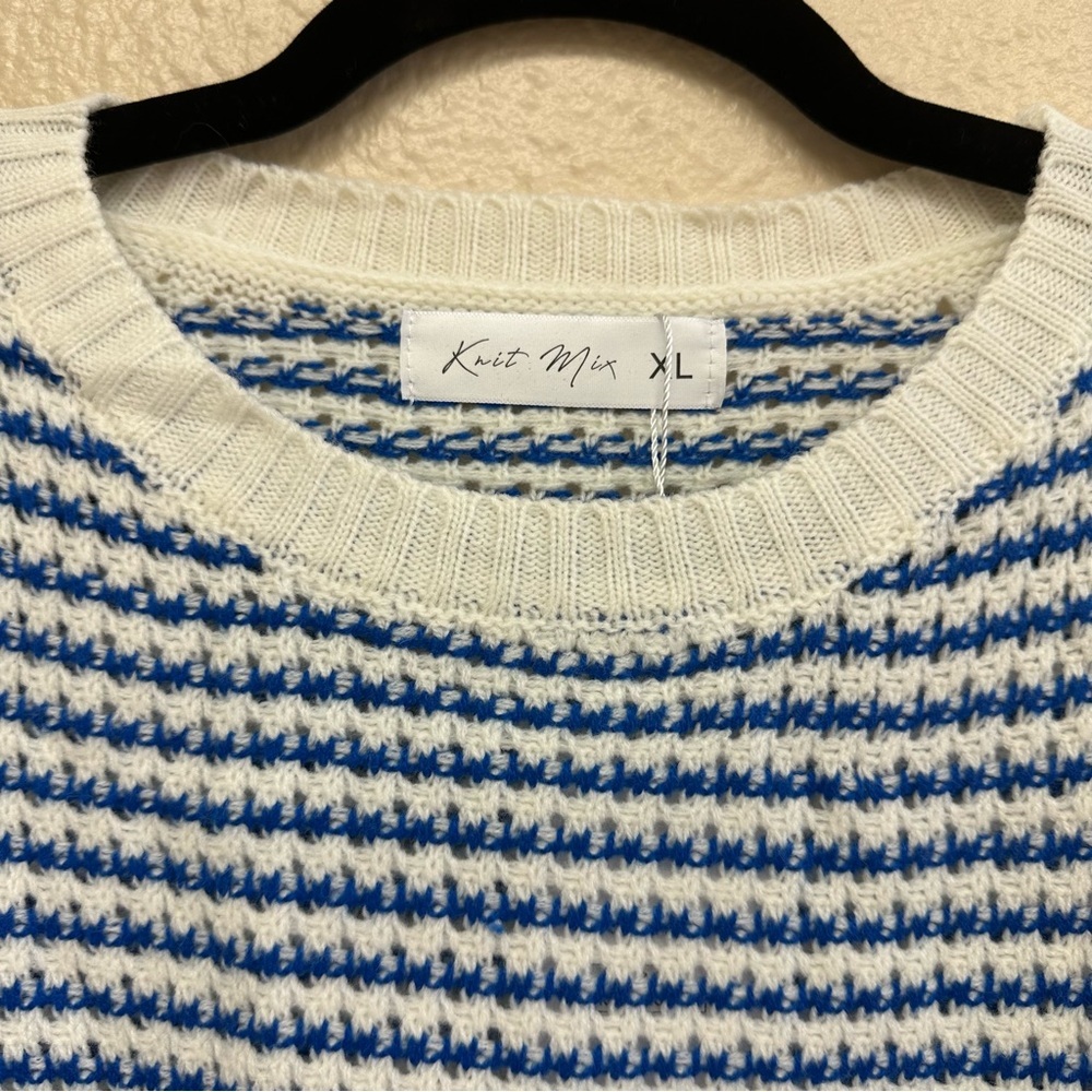 Striped Round Neck Sleeveless Sweater Blue and White Size XL - Picture 3 of 6